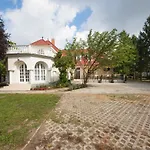Sungarden Vendeghaz Отель типа 