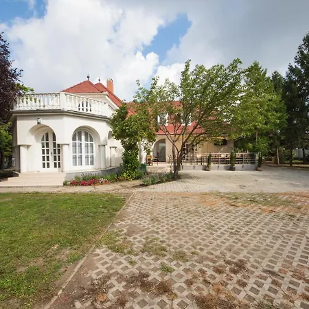 Sungarden Panzió Sajoszoged