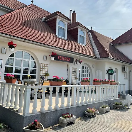 Sungarden Vendeghaz Bed & Breakfast
