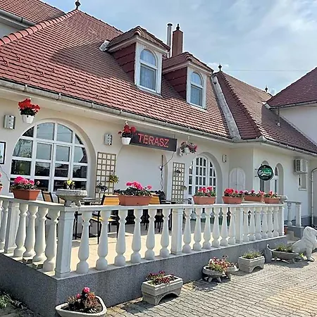 Bed & Breakfast Sungarden Vendeghaz